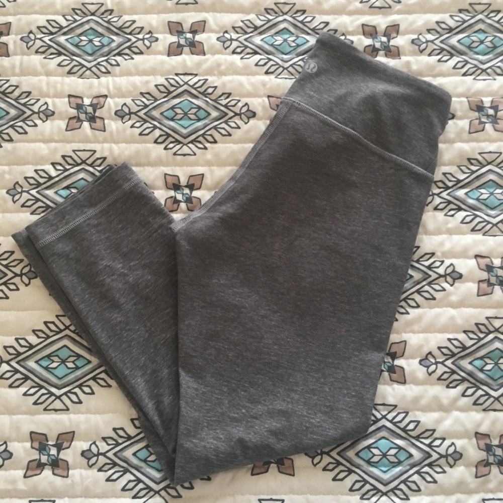 Lululemon Cropped Yoga Pants